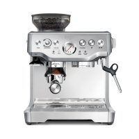 Deze espressomachine maakt een losse koffiemolen overbodig