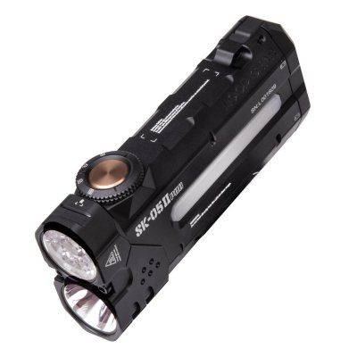 Deze zaklamp is ook een powerbank van 8000 mAh