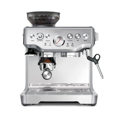 Deze espressomachine maakt een losse koffiemolen overbodig