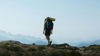 Mannen wandelen nu met een gewichtsvest van tien kilo